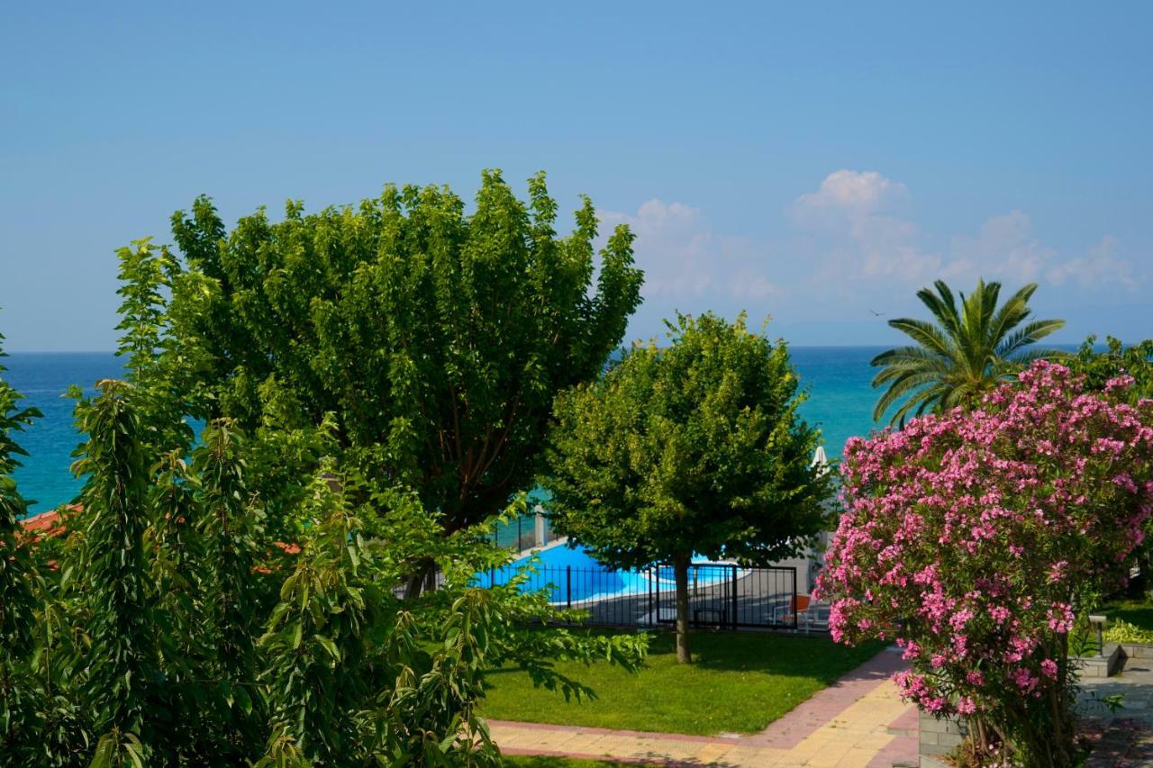 Secret Paradise Villas Loutra Elevtheron Exterior foto