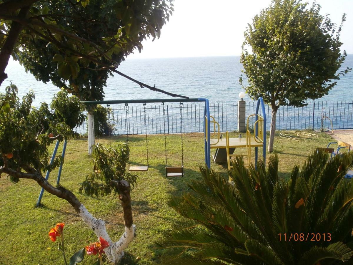 Secret Paradise Villas Loutra Elevtheron Exterior foto