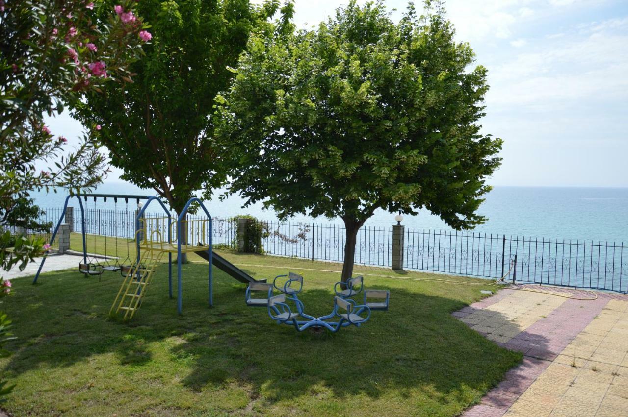 Secret Paradise Villas Loutra Elevtheron Exterior foto